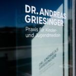 Eingang Dr. Griesinger Praxis für Kinder- und Jugendmedizin
