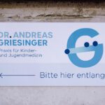 Praxisschild Kinder- und Jugendmedizin Wimsheim