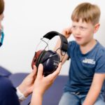 Hörtest beim Kinderarzt